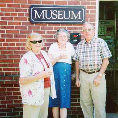 Elizabeth Kidwell, Elsie Fulford and John Haafes