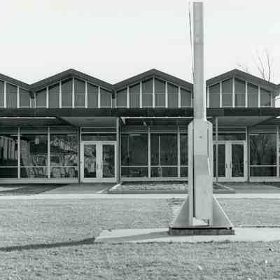 32101 Stellwagen st. - Vandenburg School
