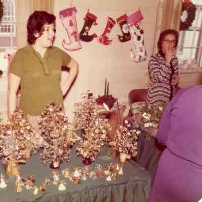 Delphine Marshall and Helen Stein of Wayne Garden Club at the Greens Market in 1972.