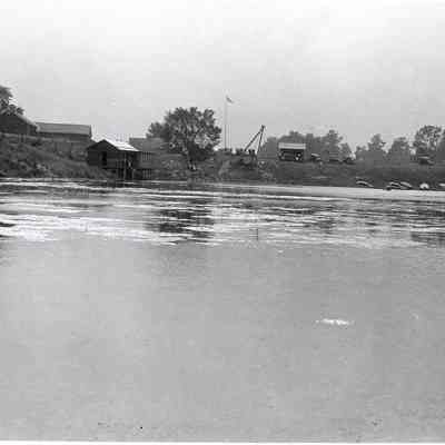Carpenter Lake and bathhouse