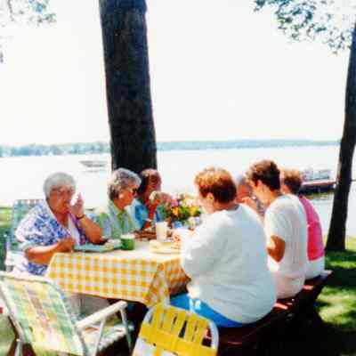 Garden Club Picnic at Betty Dryers Cottage