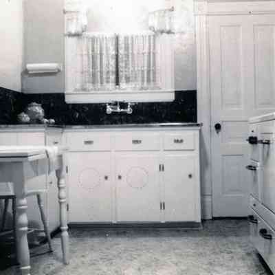 Kitchen 1940s