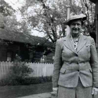 Marion on 05/27/1943.