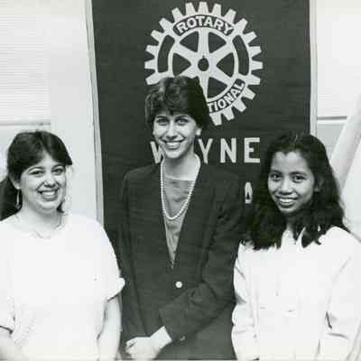 Rotary Ann's member with students
