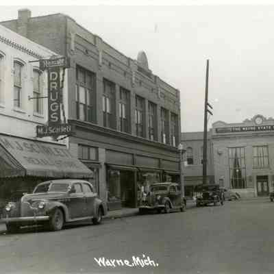 1940s. Scarlett Drug Store, Wayne State Bank