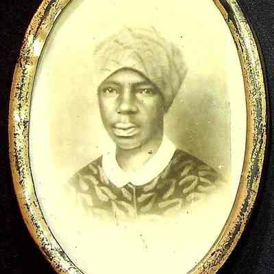 Unknown Woman in Headwrap, undated