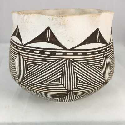 Small Acoma Pot with Fluted Rim