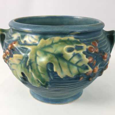 Roseville Bushberry Jardiniere