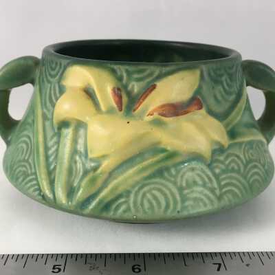 Roseville Zephyr Lily Sugar Bowl