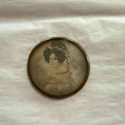 Portrait in round Frame