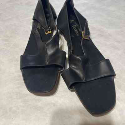 Shoe