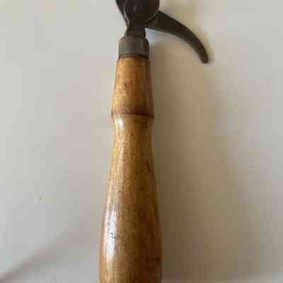 Upholstery Tack Puller