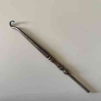 Button Hook
