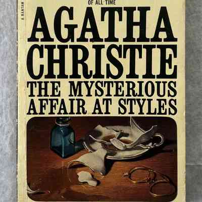 Book - The Mysterious Affair at Styles by Agatha Christie Paperback
