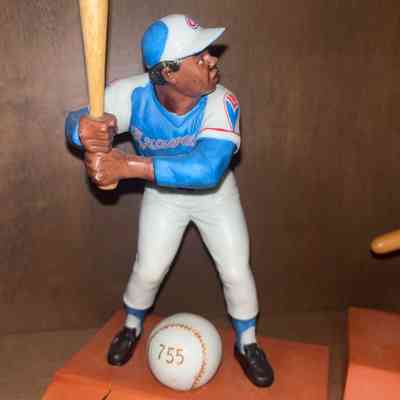 Hank Aaron figurine