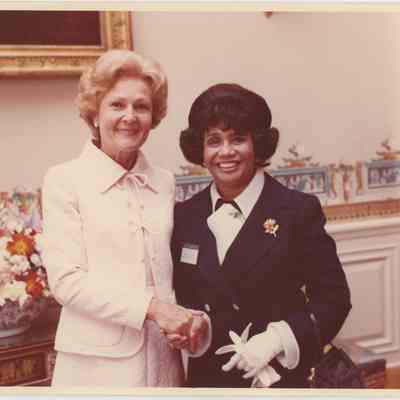 Inez Kaiser and Pat Nixon, 1974