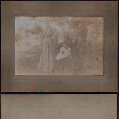 Lucy W. Summers and unidentified relatives, no date