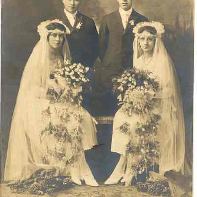 Clara and Mildred Weidner with Husbands, Joint Wedding Portrait