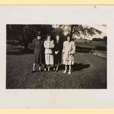 Tess Weidner, Margaret Dawson, Jess Dawson, Ella Ray