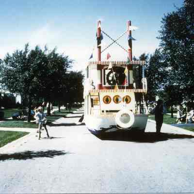 Buffalo Grove Days parade