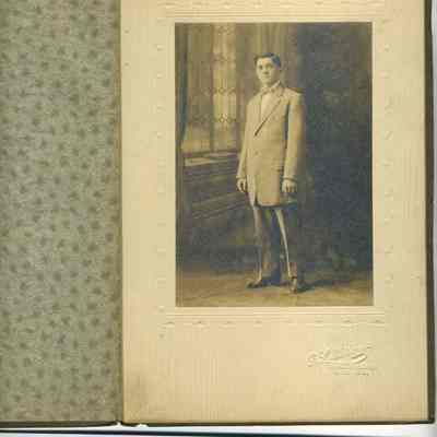 Portrait Julius J Hohmann