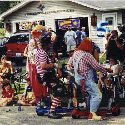 Buffalo Grove Days Parade clowns