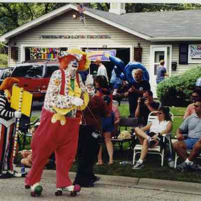 Buffalo Grove Days Parade clowns