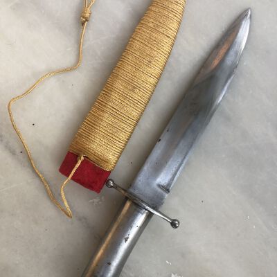 Hunting dagger