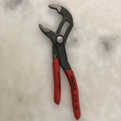 Knipex 87 01 125 Plier