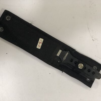 United Cutlery Throwing Knife 1 of 3