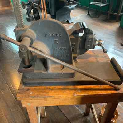 Famco Arbor Press E