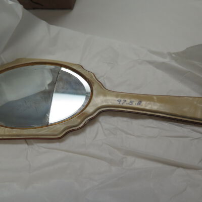 Mirror, Hand