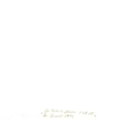 ph.249 back.jpg: Origsize: 3.5"(H) x 2.25"(Dia); Origformat: Artifact