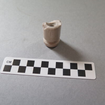 One side of insulator showing broken end.: Origsize: 1.5" (h) x 1" (diam); Origformat: Artifact