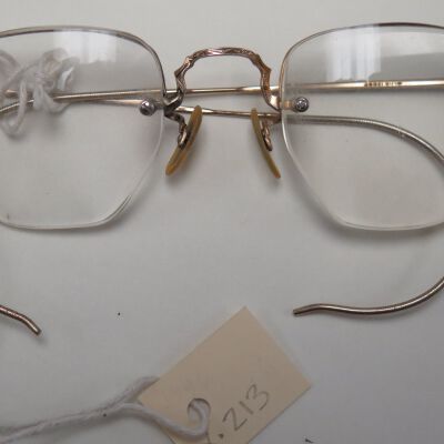 Eyeglasses