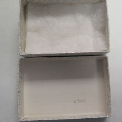 Interior of Box: Origsize: 2.25"(H)3"(W)1.25(D); Origformat: Artifact