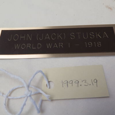 Plaque, Date