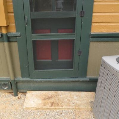 Mounting block: Origformat: Artifact