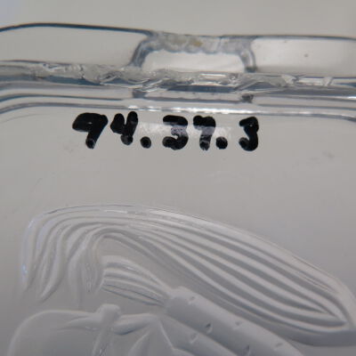 Number on lid.: Origsize: 3" (h) x 4.25" (w) x; Origformat: Artifact
