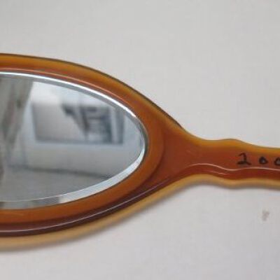 Origsize: 3.5"(H) x 2.25"(Dia); Origformat: Artifact