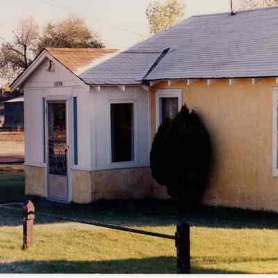 Unidentified photograph of house