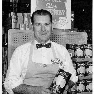 Safeway Employee Everett Lingle Holding a Can