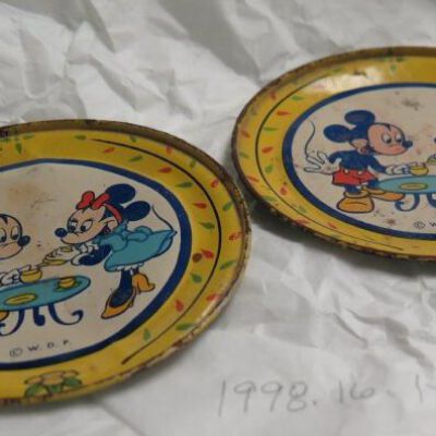 Set of 2 Mickey and Minnie Mouse plates: Origsize: 4.25" (d); Origformat: Artifact
