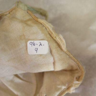 Number of bonnet: Origsize: 7" (w) x 8" (l); Origformat: Artifact