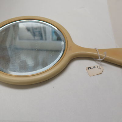 Mirror, Hand
