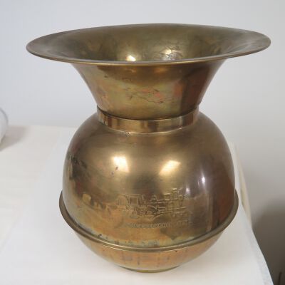 Spittoon