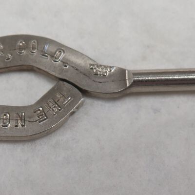 Buttonhook