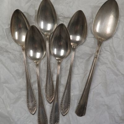 Spoon, Eating