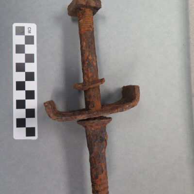 Other side of screw.: Origsize: 2.25" (h) x 3.5" (w); Origformat: Artifact