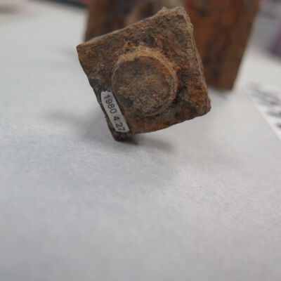 Number of screw.: Origsize: 2.25" (h) x 3.5" (w); Origformat: Artifact